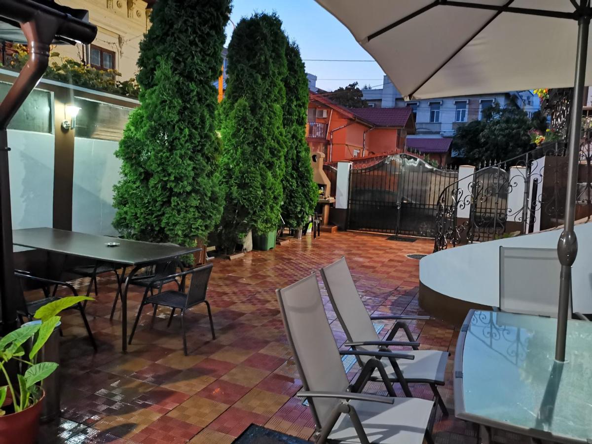 Joe Hostel Bukarest Exterior foto