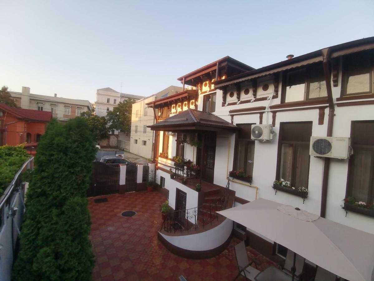 Joe Hostel Bukarest Exterior foto