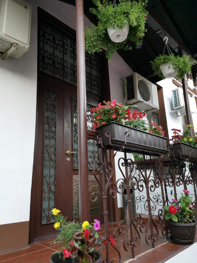 Joe Hostel Bukarest Exterior foto