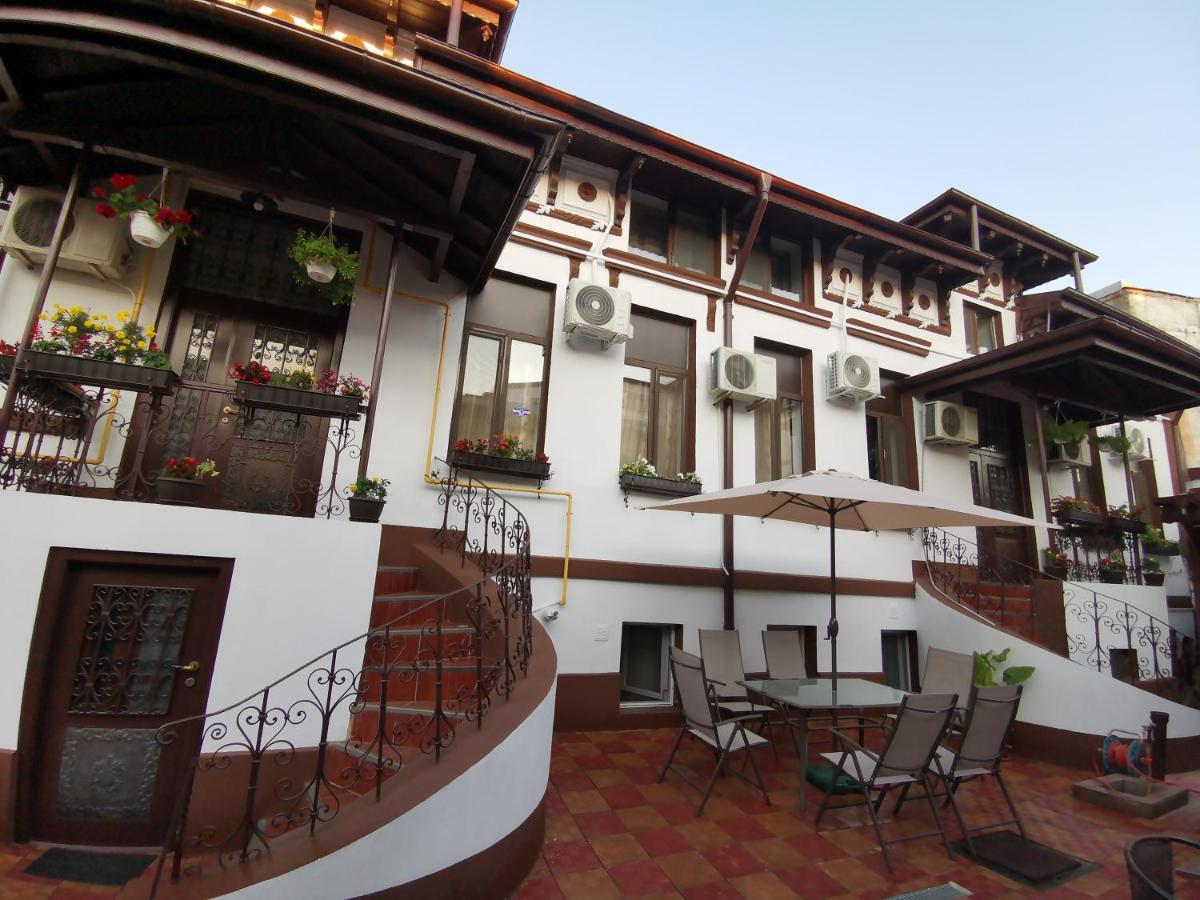 Joe Hostel Bukarest Exterior foto