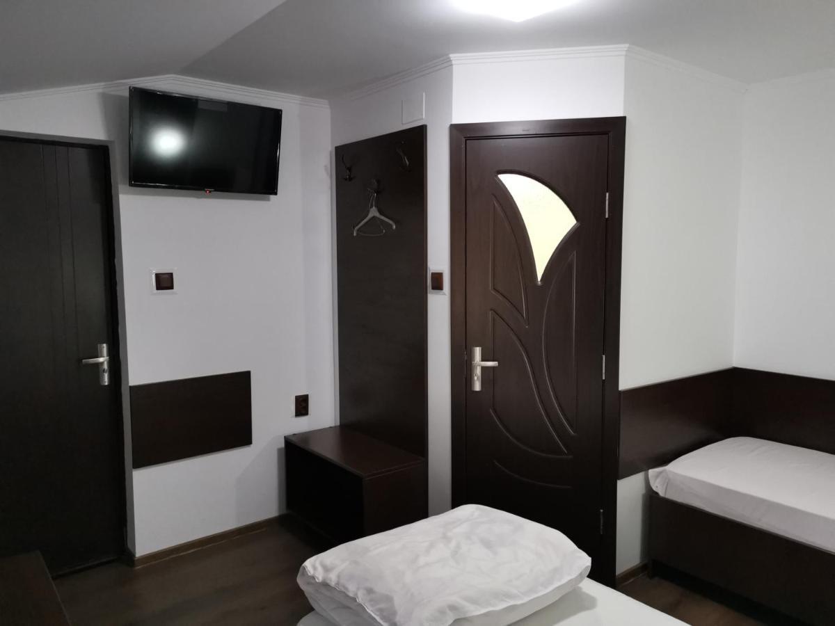 Joe Hostel Bukarest Exterior foto